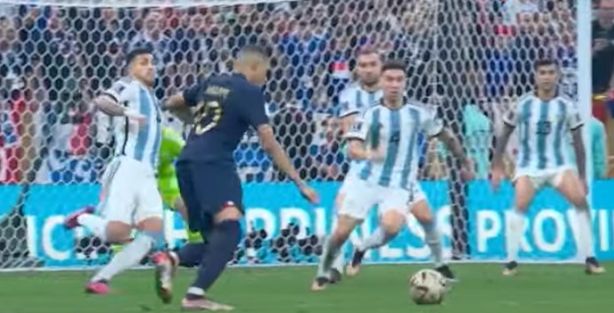 Франција и Аргентина го спасија напаѓачкиот фудбал пред налетот на дефанзивата
