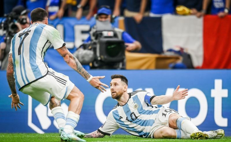 Аргентина има предност од 2-0 на полувремето против Франција