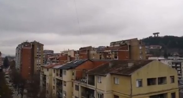 Што се случува на Косово: Детонации од топовски истрели на северот во Митровица