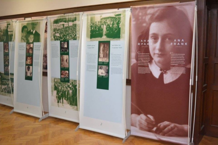 Патувачката изложба „Ана Франк – историја за денес “ во Ростуше