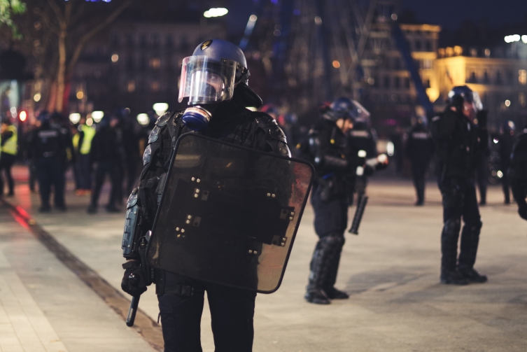 Навивачите на Мароко се судрија со полицијата во Париз