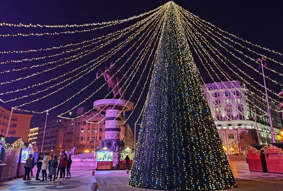 Како да го ставиме Скопје на туристичката мапа, кога на 22 декември не знаеме ни дали ќе има прослава
