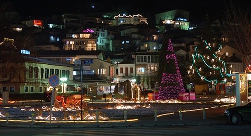 Охрид полн за Нова година, напладне почнува новогодишната програма, а Струга без организиран дочек на плоштад