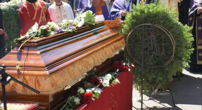 Г.г. Стефан забрани погреби на Свети Никола, Божик и на Велигден
