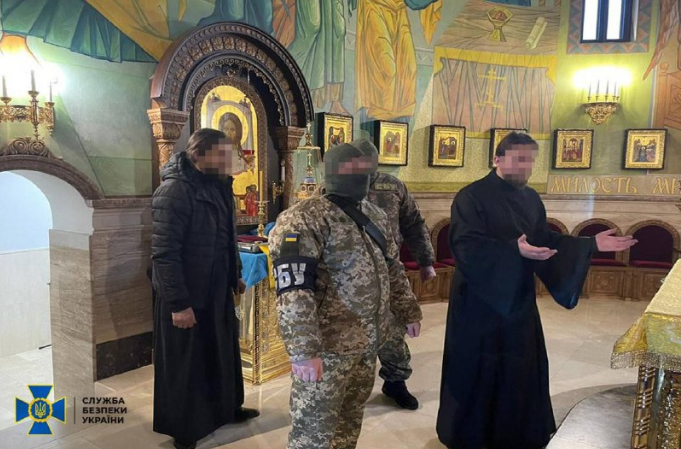Нов упад против Православната црква: Агенти на украинската безбедносна служба бараат „антивладини елементи“