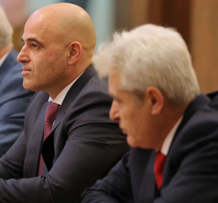 Ковачевски не оди сам на лидерска средба бидејќи Ахмети не го пушта, а СДС нема доверба во него
