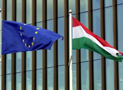 Унгарија е подготвена да го укине ветото за финансирање на Украина во замена за средства од ЕУ