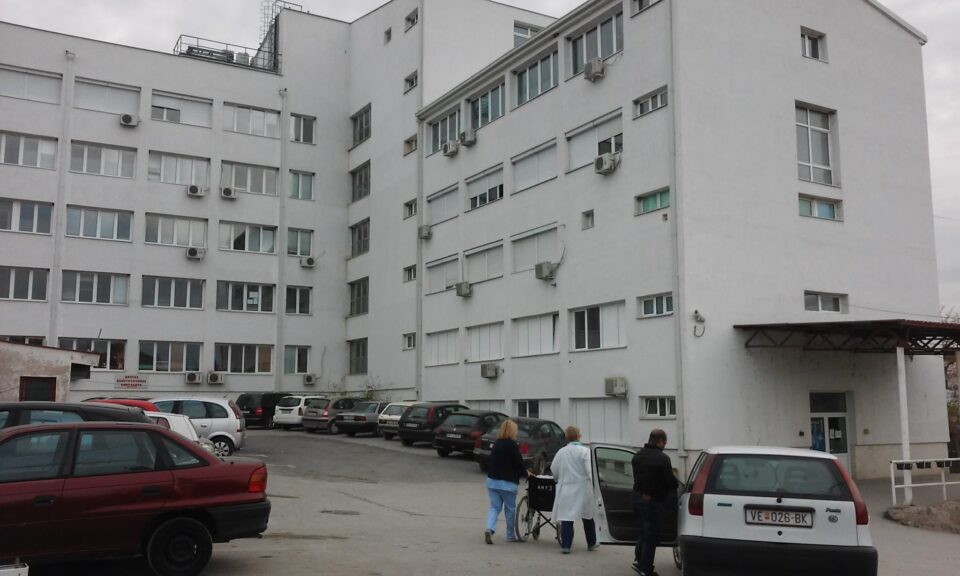 Велешани пет месеци немаат кожен доктор: Државата да си го смени законот, не може сите лекари да се селат во Скопје
