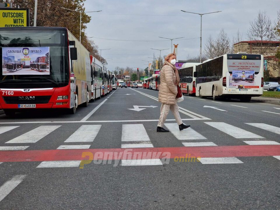Арсовска не попушта, од понеделник приватните превозници ќе ги блокираат најголемите крстосници во Скопје