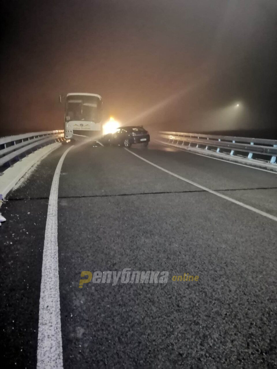 Тешка сообраќајна несреќа се случи вечерва кај Три чешми на патот Штип-Кочани, во моментов е запрен сообраќајот
