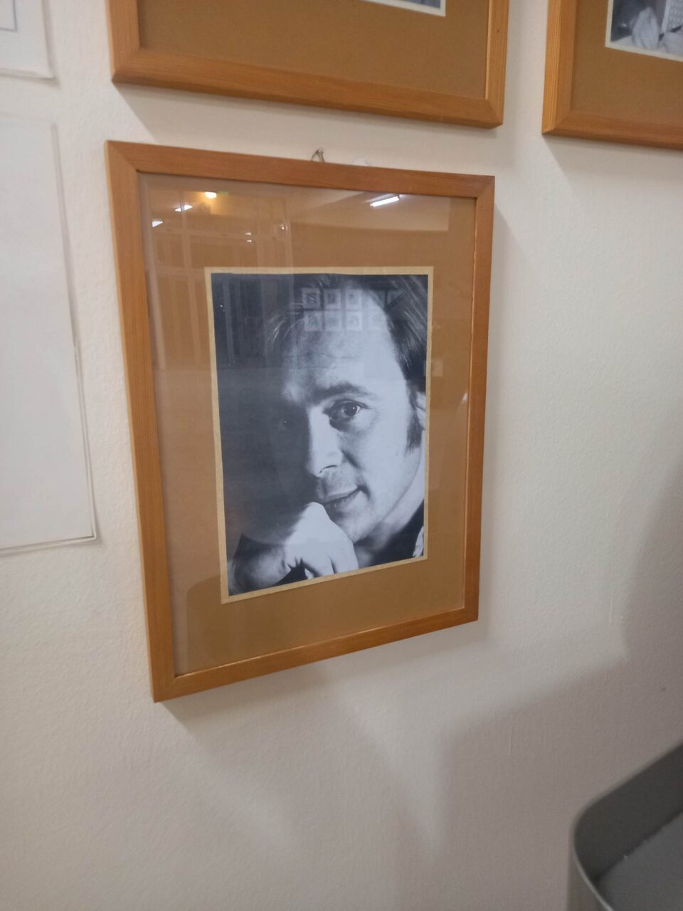 Портрет на Кирил Ценевски поставен во кинотечната „Куќа на славните“ по повод 80 години од неговото раѓање