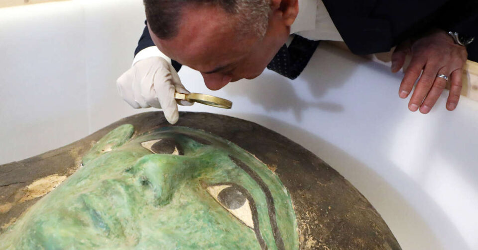САД му го врати на Египет украдениот „зелен саркофаг“