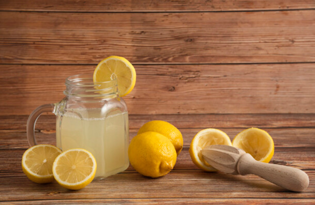 Зошто е добро да се пие топла лимонада?