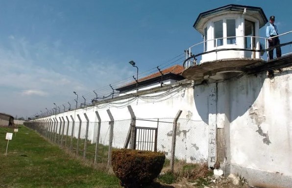 Тројца затвореници избегале од КПД „Идризово“