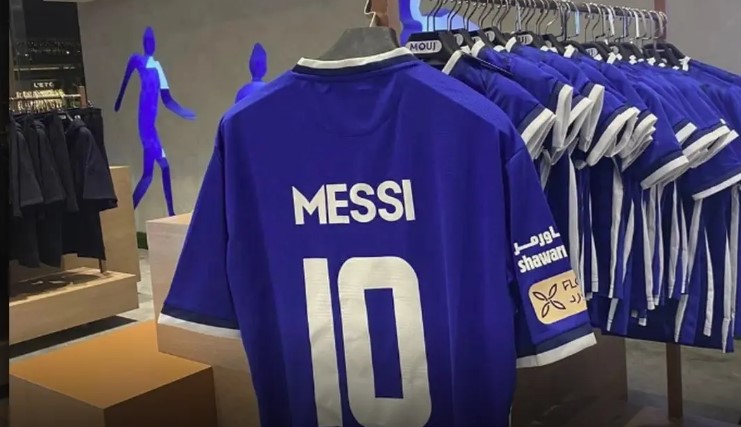 Ривалот на клубот на Роналдо, почна да продава дресови од Меси