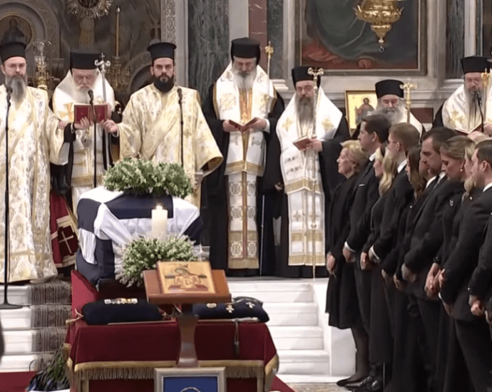 Бројни европски кралски семејства денеска во Атина на погребот на поранешниот грчки крал Константин