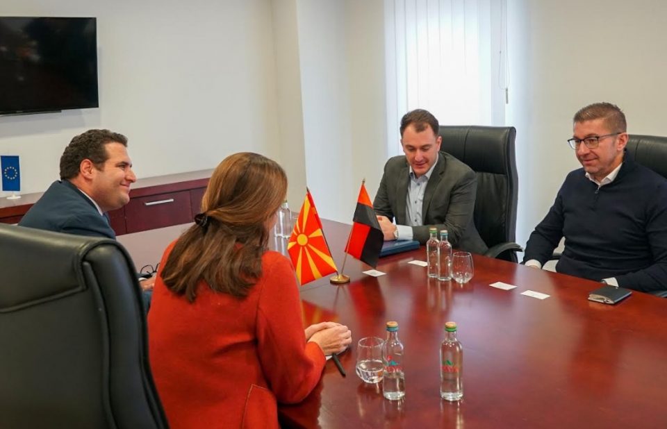 Мицкоски се сретна со грчката амбасадорката Софија Филипиду