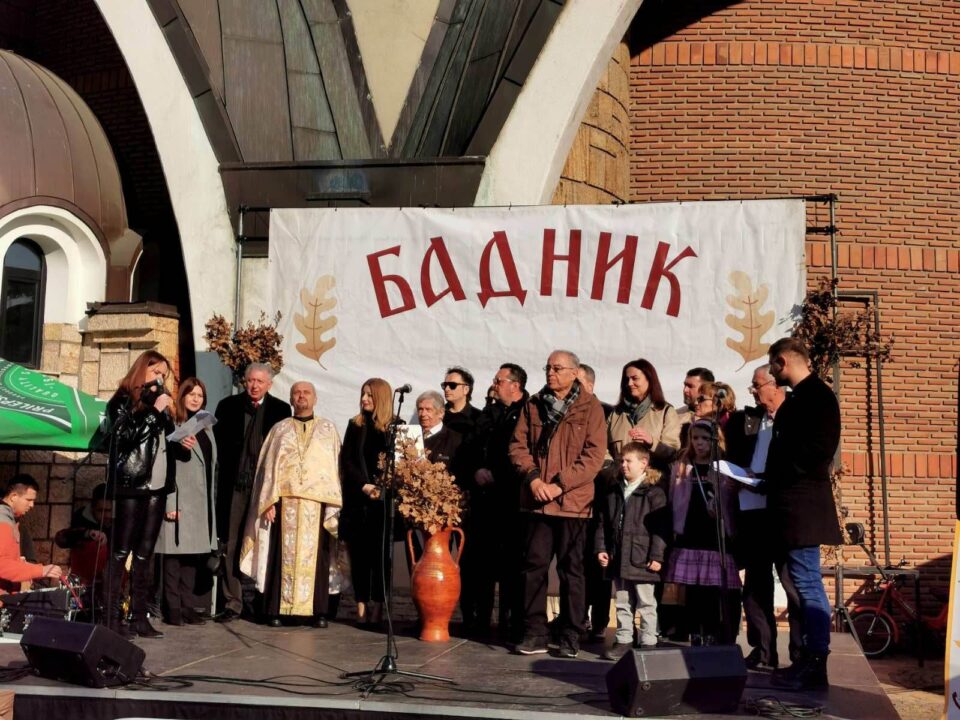 30 години Бадникари во Скопје, традиција почната од едно подарено гранче