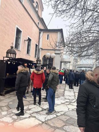 Бугарите од Македонија на панихида за Мара Бунева во црквата „Свети Димитрија“ во Скопје