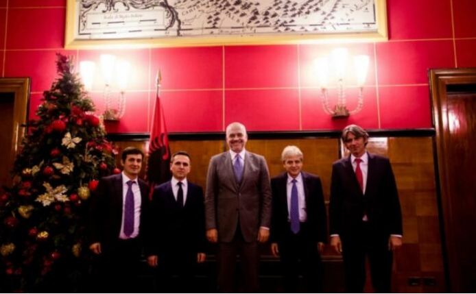 Каква платформа се крчкa сега?: Еди Рама во Тирана ќе ги собере лидерите на албанските партии од Македонија
