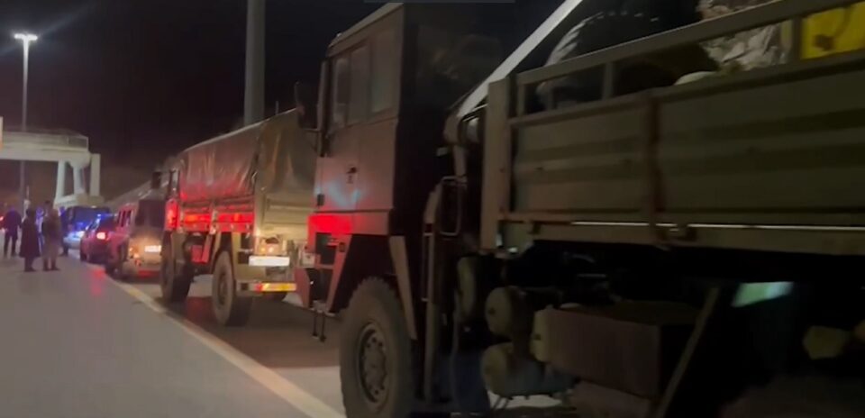 Албанската армија влегува во Косово за да им помага со поплавите