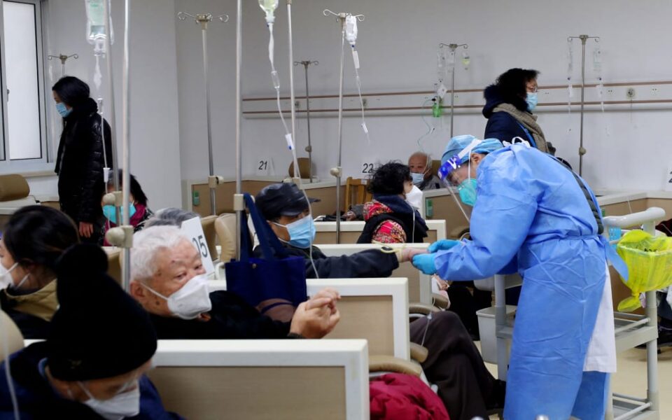 За еден месец во Кина од ковид-19 починаа 60 илјади лица