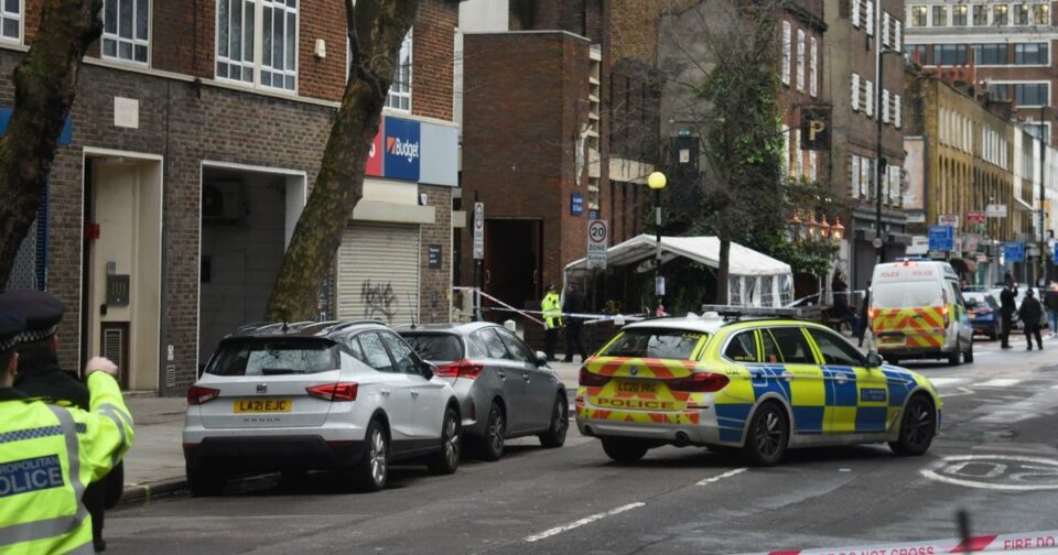 Три жени и седумгодишно девојче се ранети при престрелка на погреб во Лондон