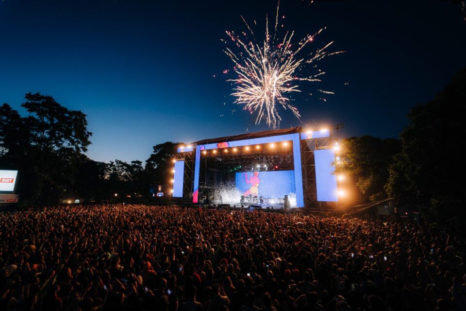 „Егзит“ на петто место на најдобри фестивали во светот според гласовите објавени во „Диџеј Маг“, еден од водечките музички медиуми