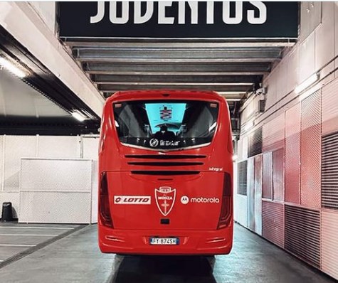 Газда Берлускони на фудбалерите на Монца им вети цел автобус проститутки ако го победат Јувентус-ветувањето ќе го исполни