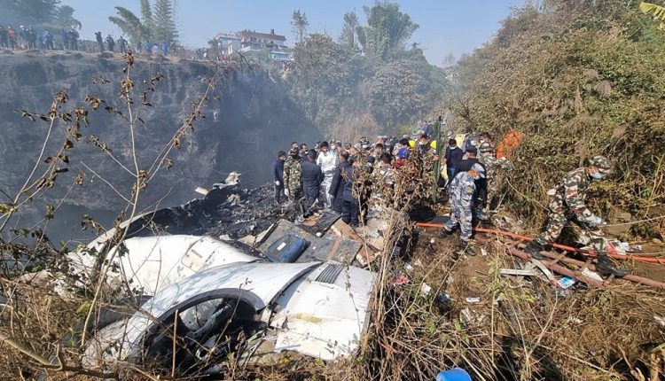 Бројот на загинатите во авионската несреќа во Непал достигна 70