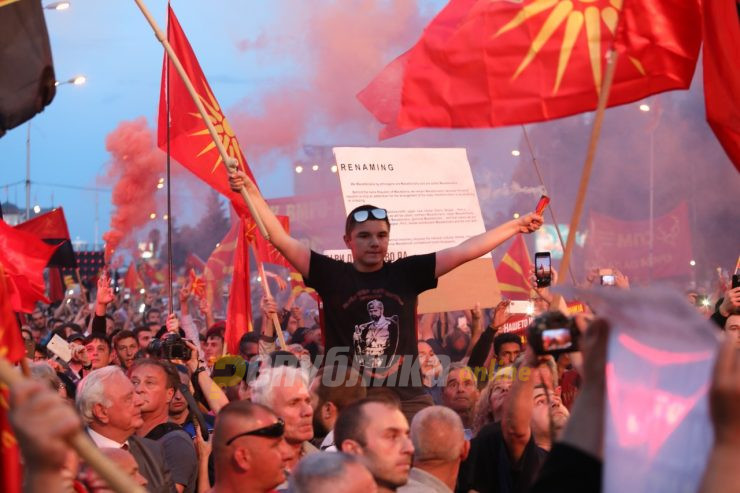 Кога „Бугаринот“ Христијан креваше три прста за Македонија: Не сакам ни да помислам да имам бугарски пасош