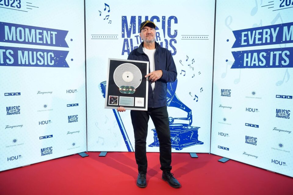 Multi-platinum Award за Влатко Стефановски од Хрватското здружение за дискографии
