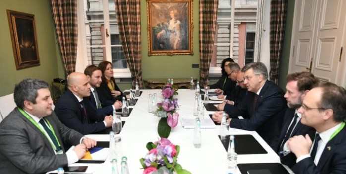 Хрватска има премиер за разлика од Босна: Koвачевски се сретна со Пленковиќ