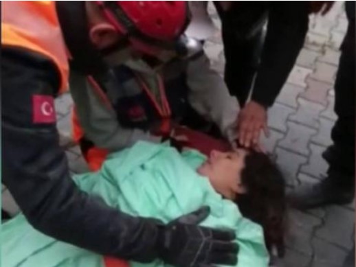 Спасена бремена жена по 40 часа поминати под урнатините во Хатај