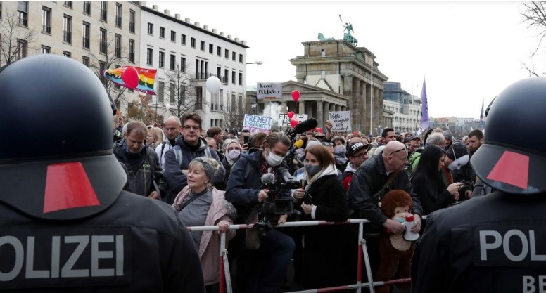 Протести против испораката на оружје за Украина се одржаа во Брисел и Берлин