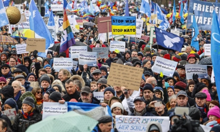 Над 10.000 демонстранти во Берлин против вооружувањето на Украина
