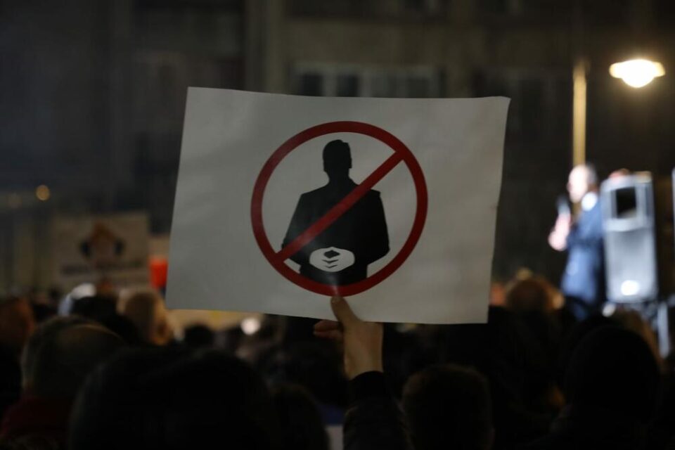 На протестите вечерва се повикуваше и на негово убиство: Вучиќ свика итен состанок со безбедносниот сектор