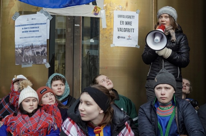 Грета Тунберг и десетици активисти го блокираа влезот во Министерството за енергетика во Осло