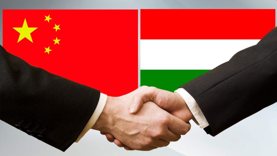 Кина и Унгарија подготвени да работат заедно за мир во Украина