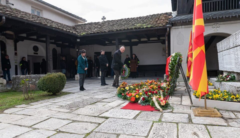 Делегација на Левица положи цвеќе на гробот на апостолот Гоце Делчев
