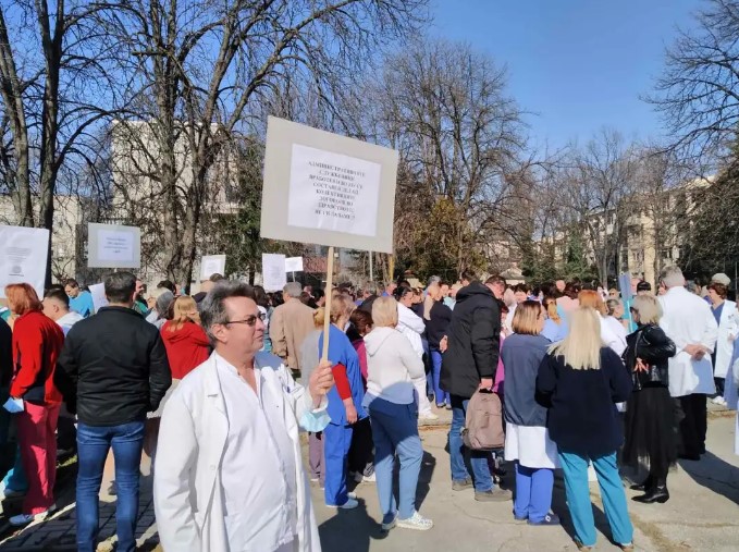 Ристески: Оваа власт на Ковачевски го урна здравството, почина пациентка од сепса, лекари протестираат, токму затоа мора да има избори час поскоро!