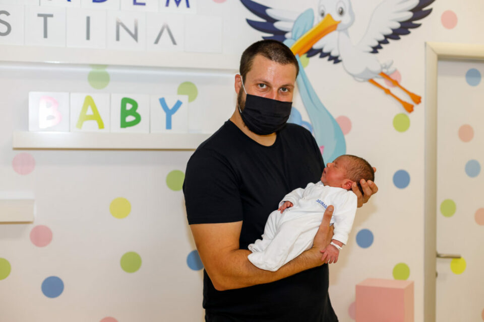 Стојанче Стоилов и Даница станаа родители по вторпат