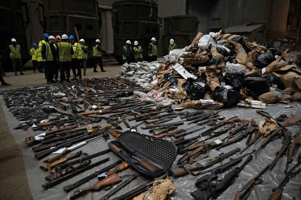 Уништени 1.4 тони дрога и оружје во „Макстил“