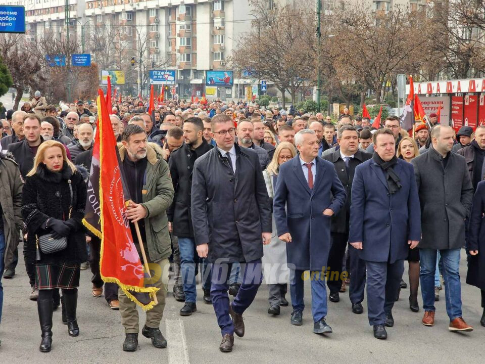 Мицкоски: Владата на ДУИ поддржана од СДСМ ветуваше живот, ветуваше дека Македонија ќе ја однесат во Европа, за жал денеска сме никогаш подалечни со нашите соседи