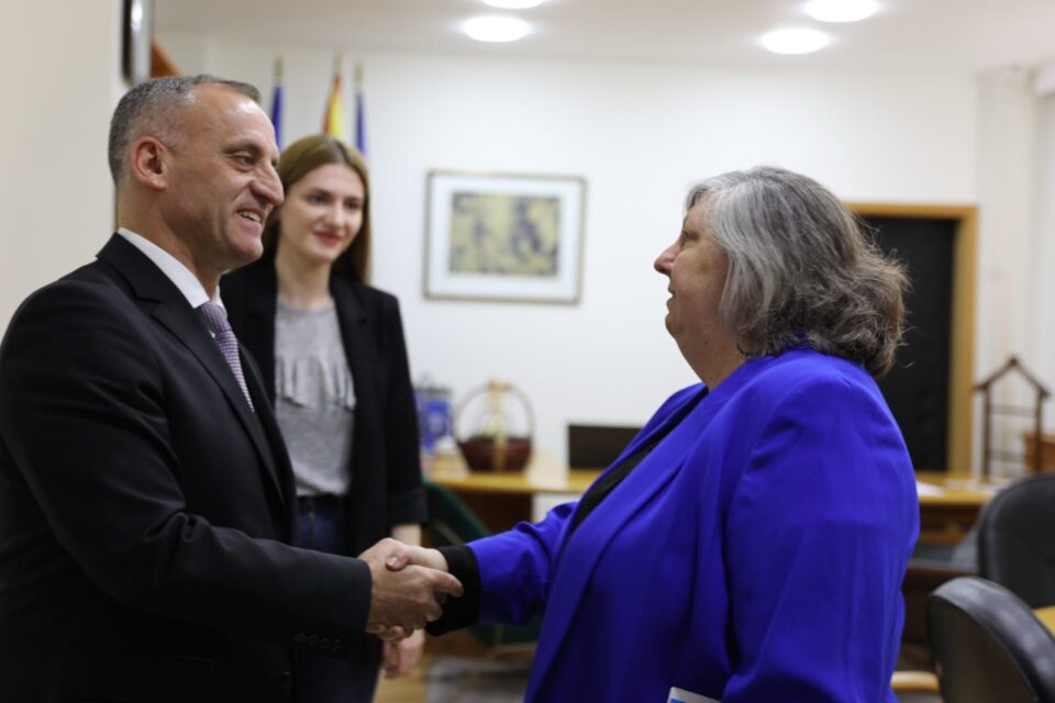 Министерот за здравство Фатмир Mеџити се сретна со претставничката на УНИЦЕФ, Патриција ДиЏовани