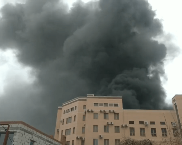 Пожар во зградата на руската Федерална служба за безбедност во Ростов