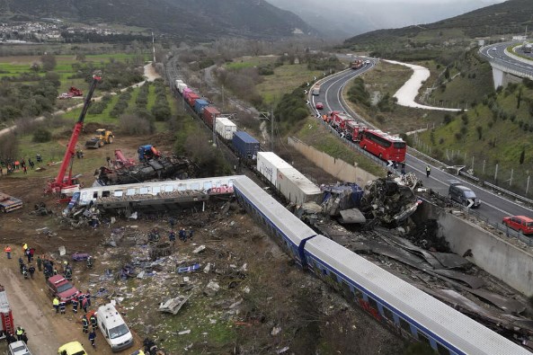 Во Грција завршува потрагата по исчезнатите во железничкиот судир