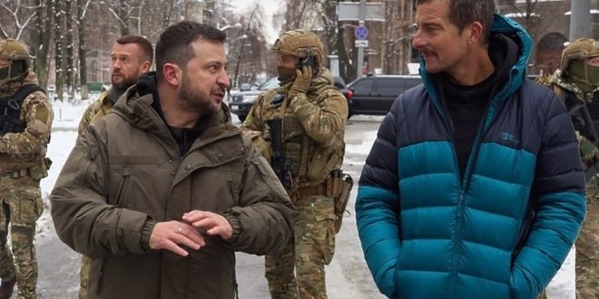 Беар Грилс снимал емисија со Зеленски во Украина: Мислеа дека ќе го отрујам!