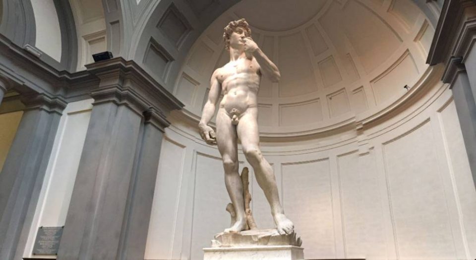 Италијанците ги поканија во Музејот во Фиренца родителите од Флорида кои велат дека Давид на Микеланџело е порногафија
