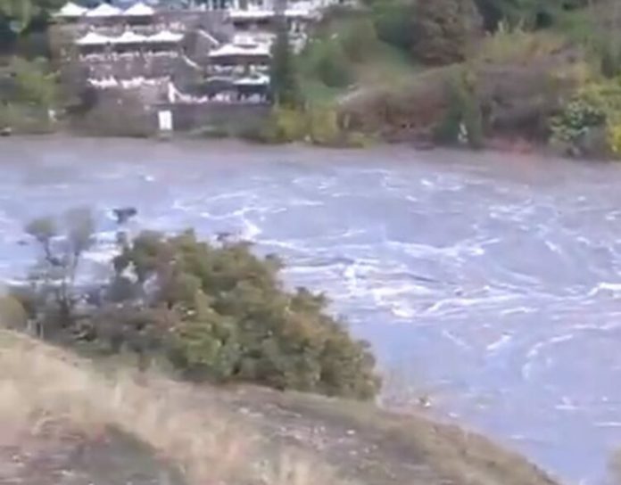 Спасено e двомесечното бебе со кое бабата скокнала во водите на реката Морача